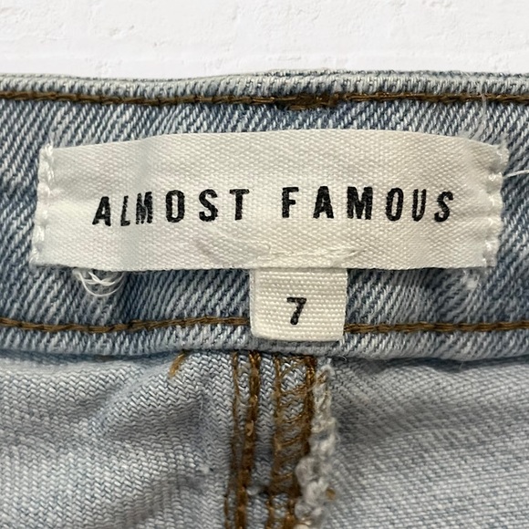 Almost Famous Cut-Off Denim Blue Jean Shorts Women’s Sz 7‎ - Picture 2 of 3